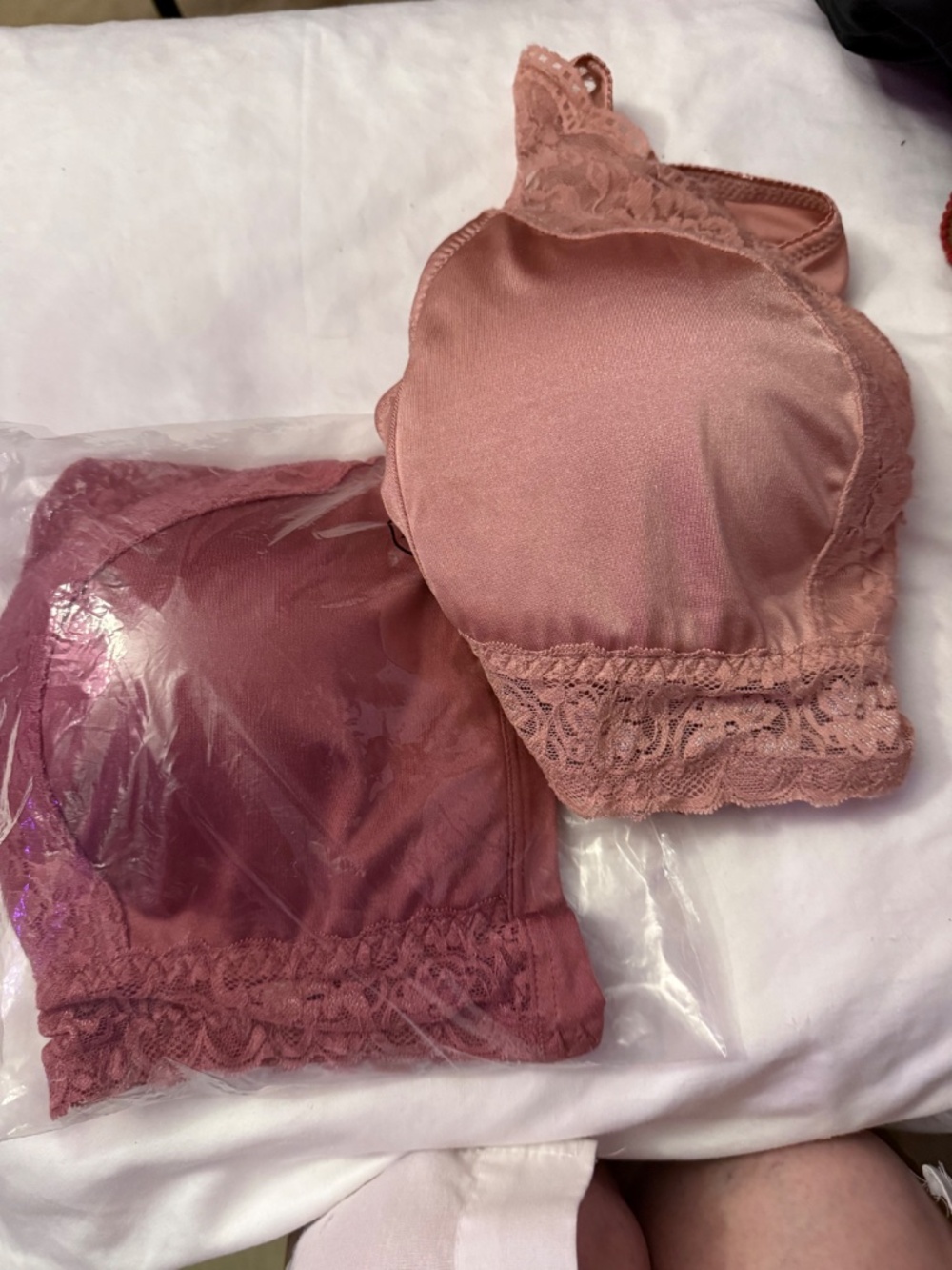 Bundle 5 Brand-NewBras, Bali Lace Desire 1 Rhonda Shear Pinup Bra Wirefree XL - Picture 10 of 10